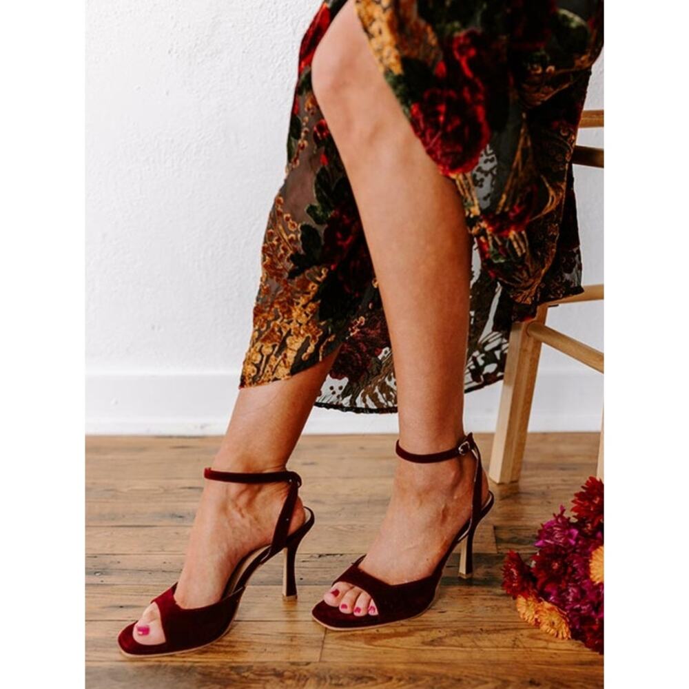 Chinese Laundry Lynwood Velvet Heels Merlot Kitten Sandals NWOT 5.5 - Picture 10 of 10